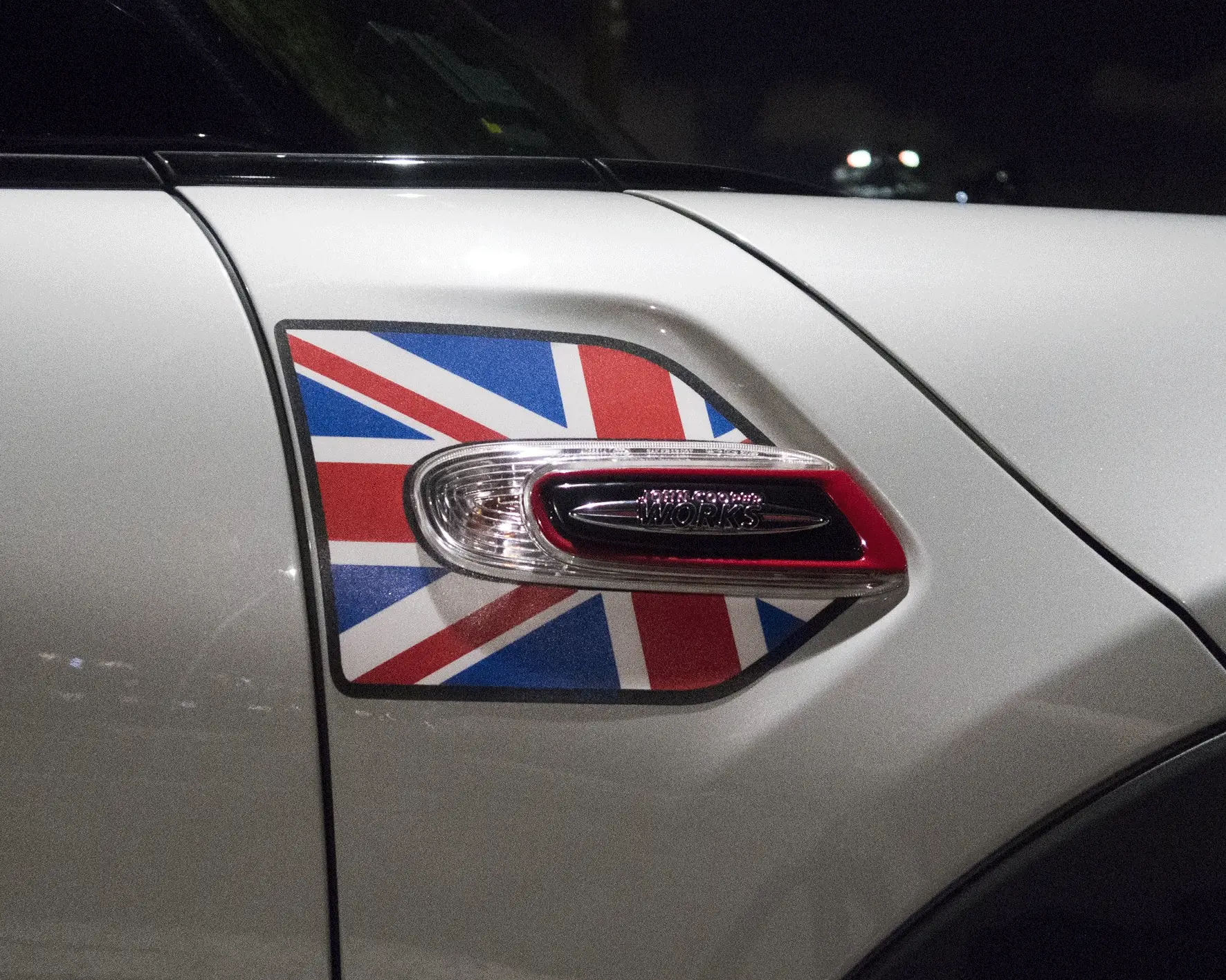 🇬🇧 BLUE/RED UNION JACK LIGHTED SCUTTLES - Image 2